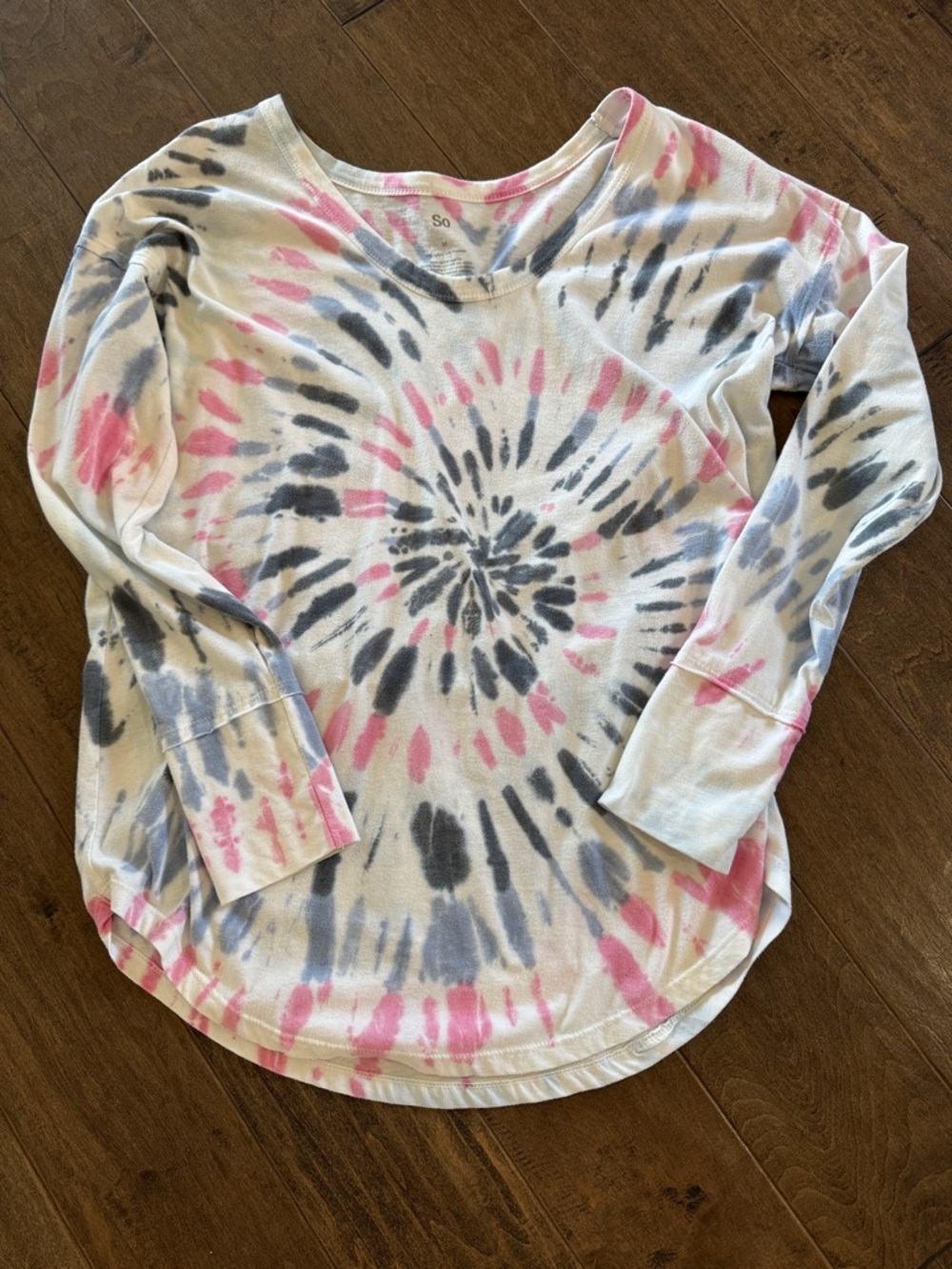 SO Women's Spiral Tie-Dye Long Sleeve Top in Pink, Gray & White